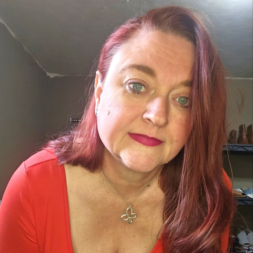 Meet your Posher, Diane Latiece (TC or Red) to Family & Friends